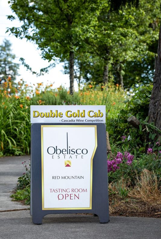 obelisco-estate-tasting-room-sign